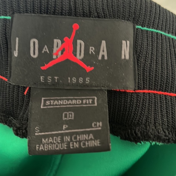 Jordan air size small - Picture 4 of 5